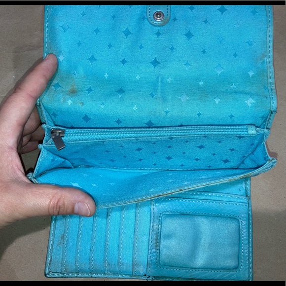 Clearance 🛍 Light blue fossil wallet. - Picture 5 of 6